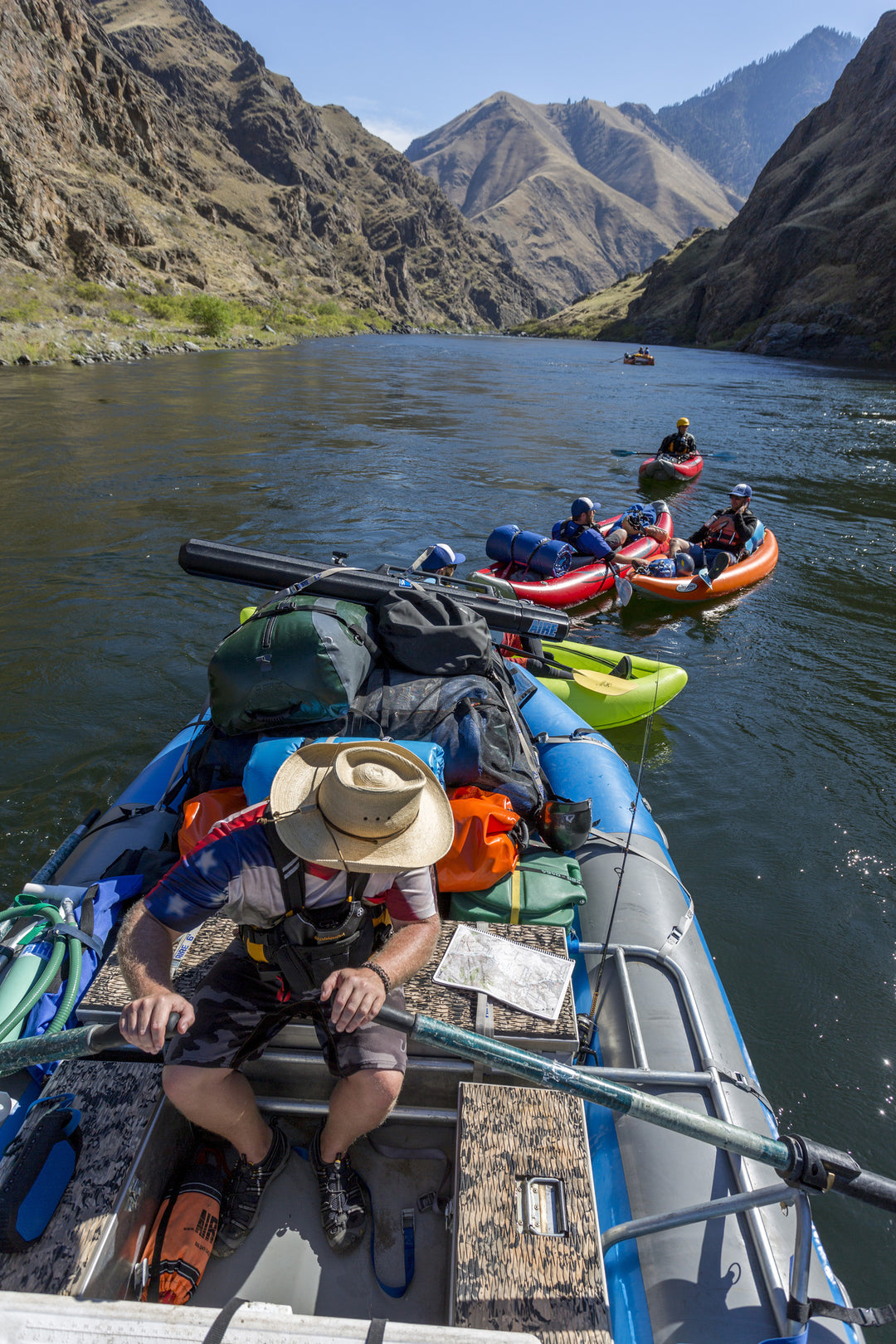 AIRE  143R  Self-Bailing Raft